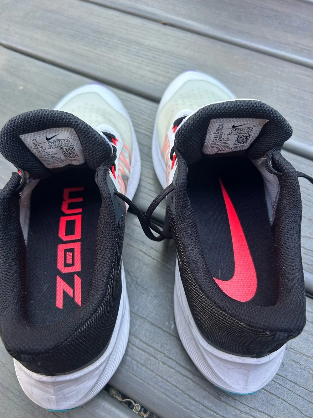 NIKE ZOOM WINFLO air zoom running shoe never worn excellent condition